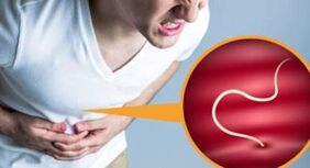 abdominal pain of worms