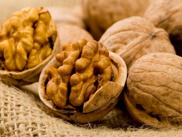 Walnuts are used to treat helminthiasis at home.